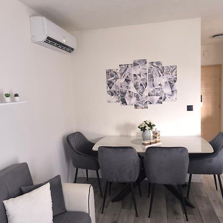 Apartman Rex Svinisce Eksteriør bilde