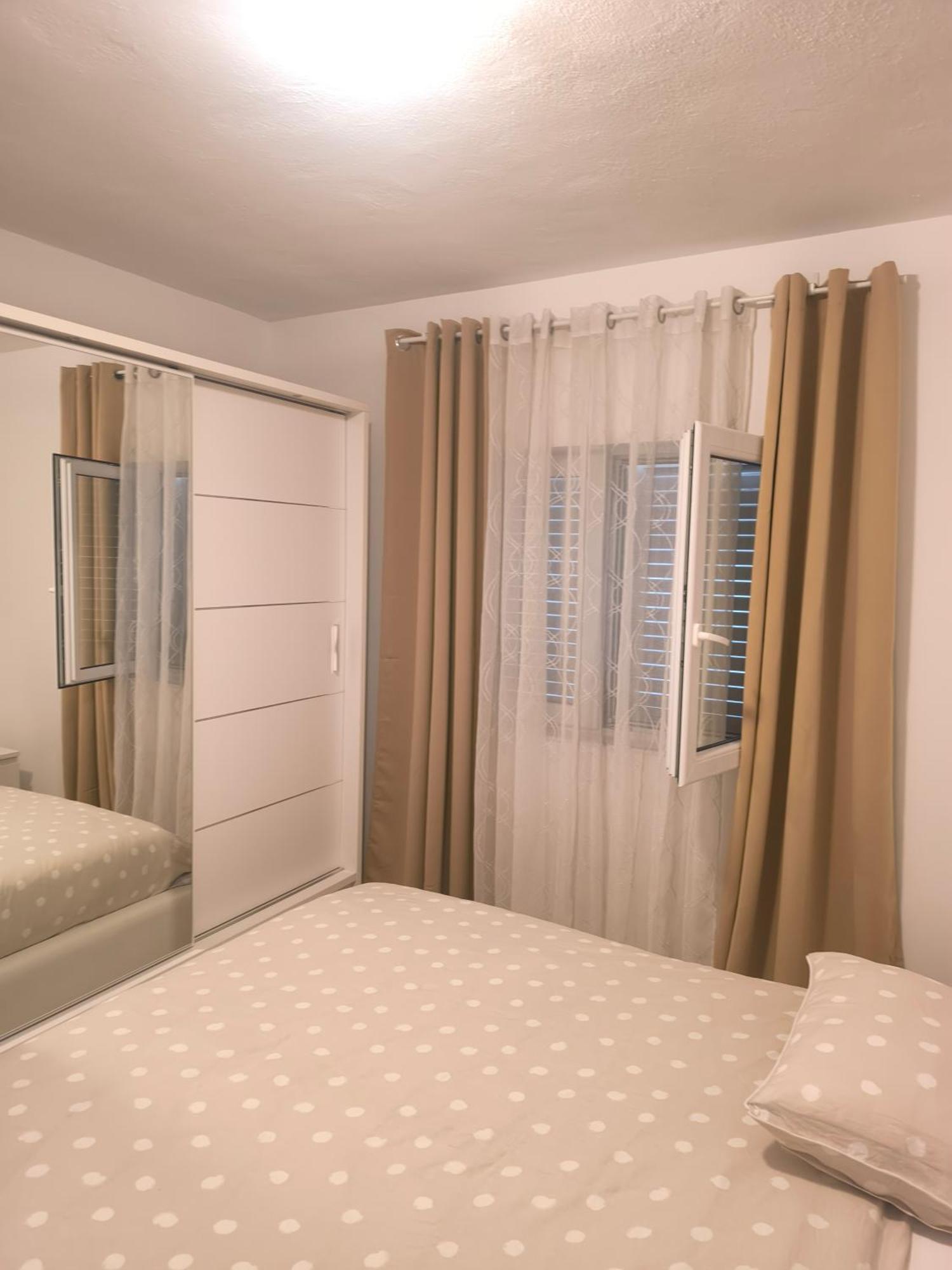 Apartman Rex Svinisce Rom bilde